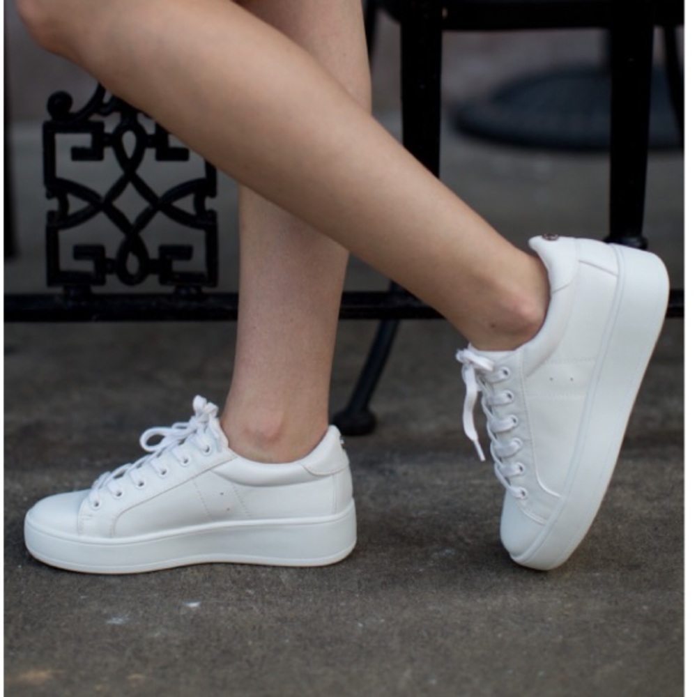 Steve Madden plarform white sneakers
